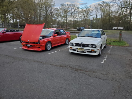 A pair of e30 M3s